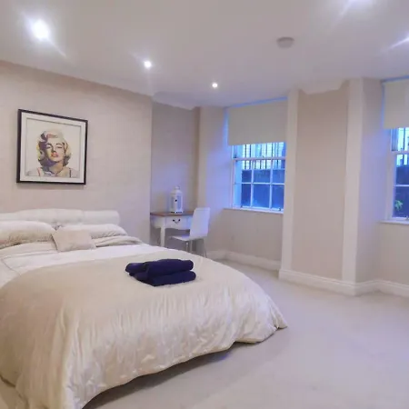 West End -Stunning, 2 Bedroom, Main Door Flat With Private Parking Глазго Экстерьер фото
