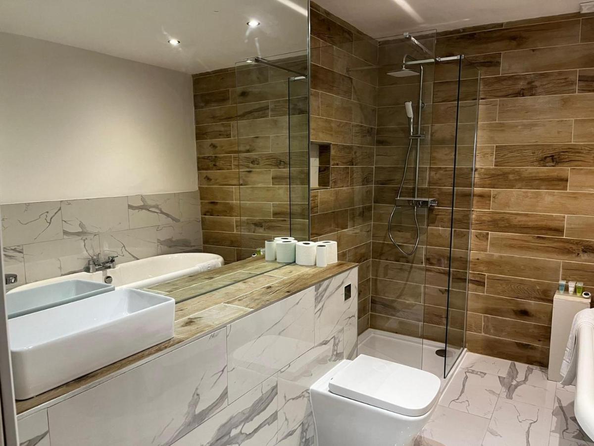 West End -stunning, 2 Bedroom, Main Door Flat With Private Parking Appartamento *