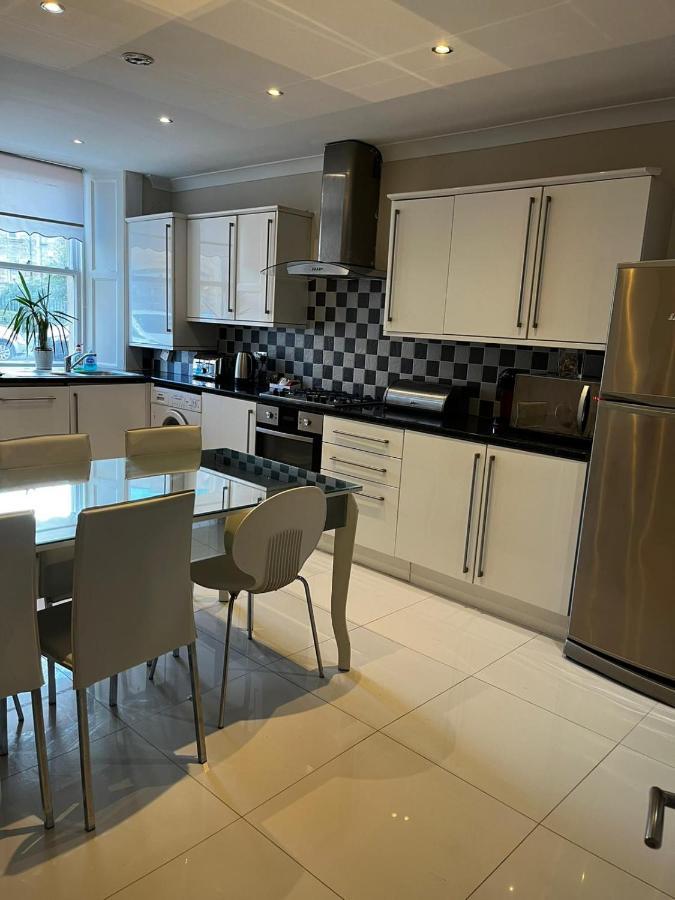 West End -stunning, 2 Bedroom, Main Door Flat With Private Parking Appartamento Glasgow